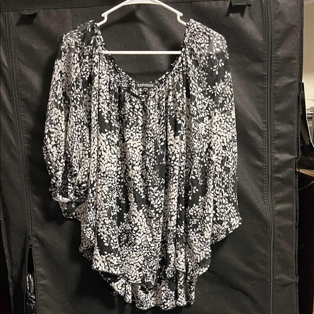 Express Black and White Floral Peasant Blouse